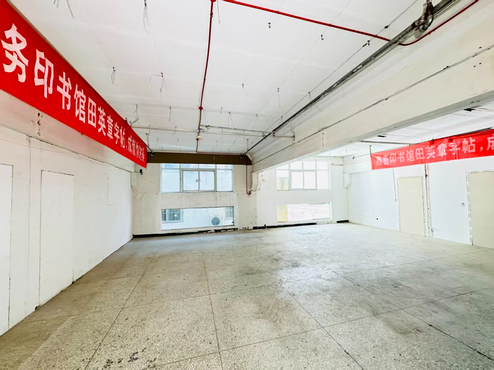 向阳路建议再强化“人工智能算力中心、AI应用孵化、数字经济示范园”等产业概念，会更符合产业园招商语言_COPY